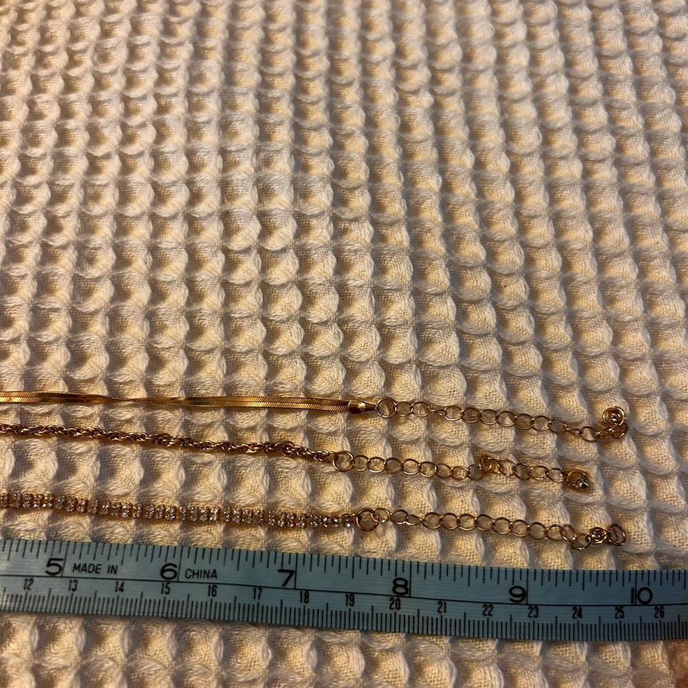 Lane Bryant Gold Bracelet Set costume - Picture 3 of 4